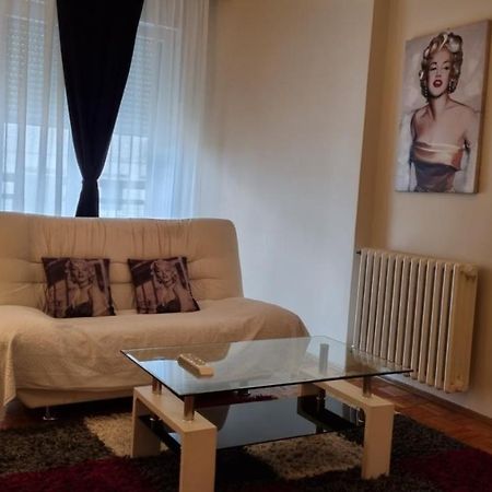 Slavija Square Apartments Beograd Bagian luar foto