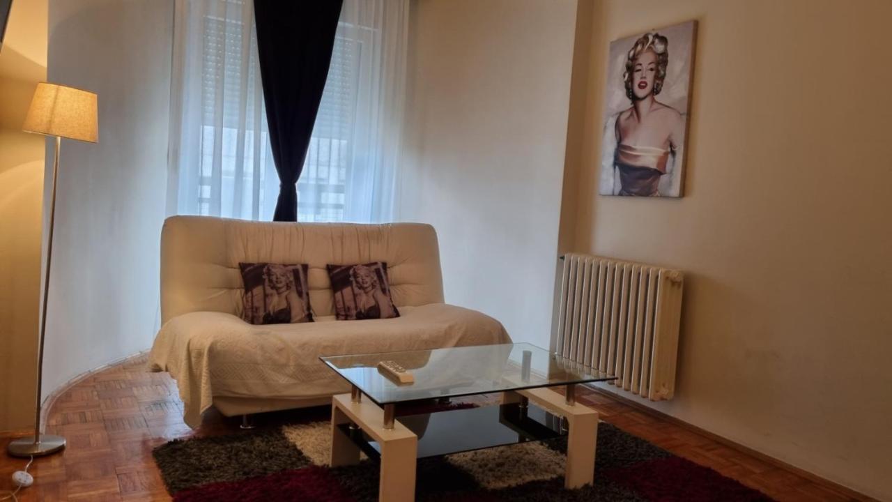 Slavija Square Apartments Beograd Bagian luar foto