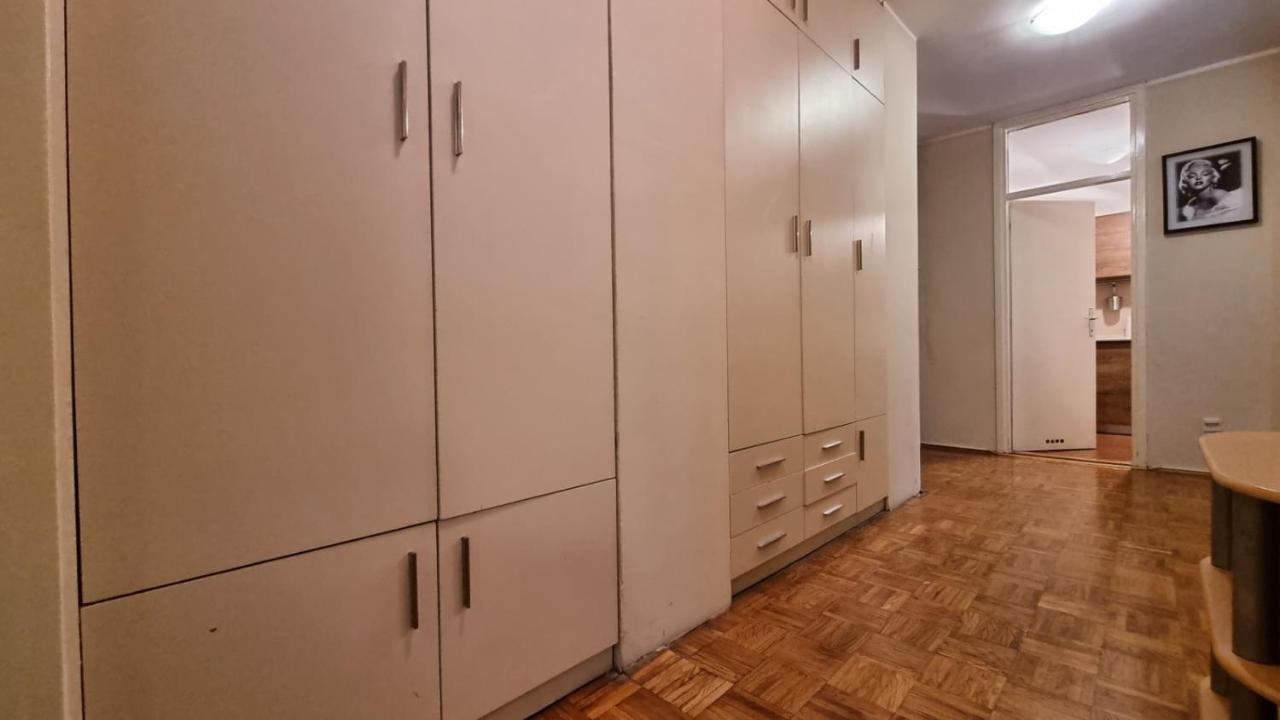 Slavija Square Apartments Beograd Bagian luar foto