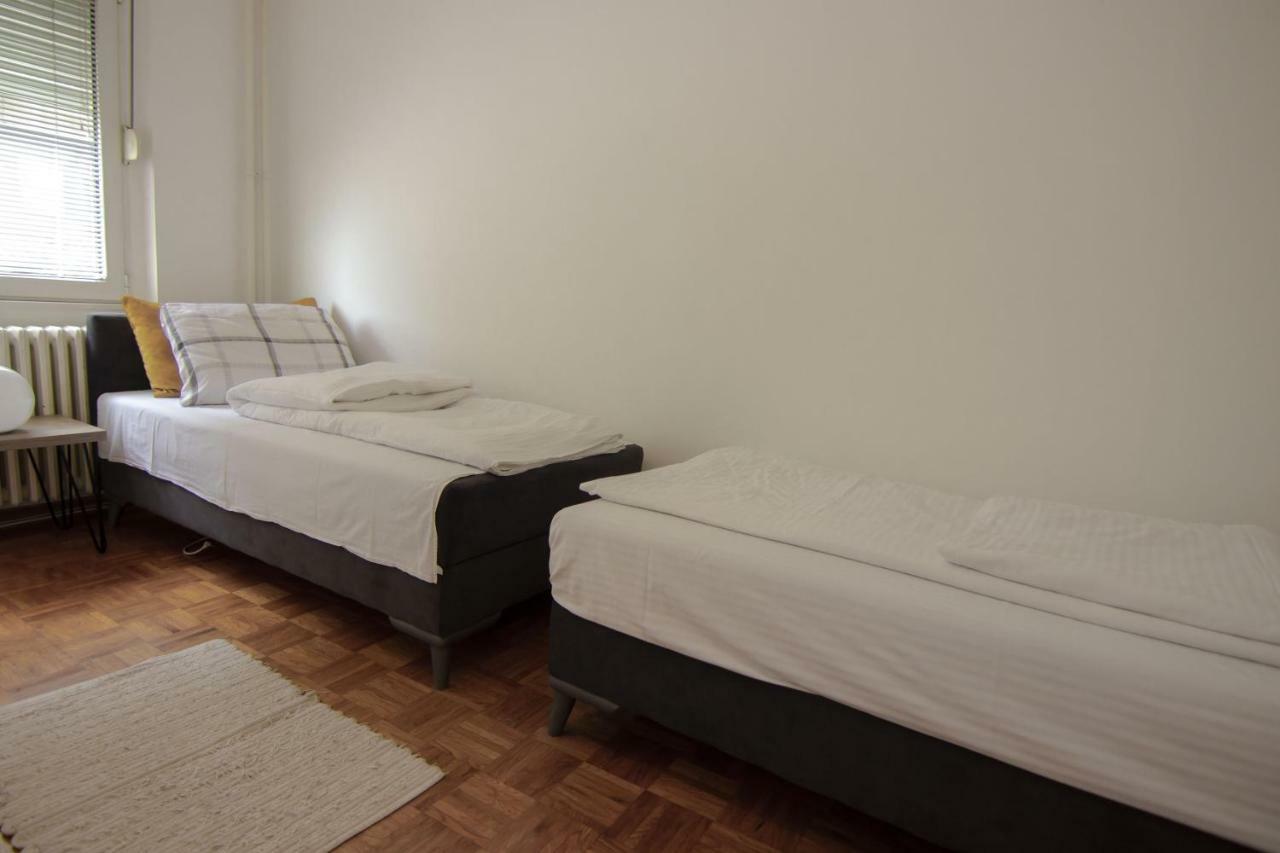Slavija Square Apartments Beograd Bagian luar foto